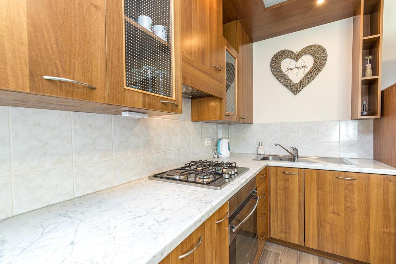 Apartment Flores Stari Pazin Bagian luar foto